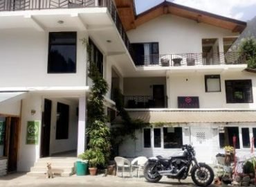 Sashas Hotel Manali